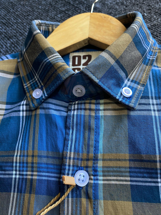 A premium yarn-dyed paper cotton full-sleeve shirt by 0265 featuring a button-down collar, tailored fit, and back-side center box pleat. Designed in vibrant summer shades with a timeless check pattern, offering breathability, comfort, and versatility for casual and semi-formal wear. Perfectly pairs with jeans, chinos, or shorts for a stylish seasonal look.